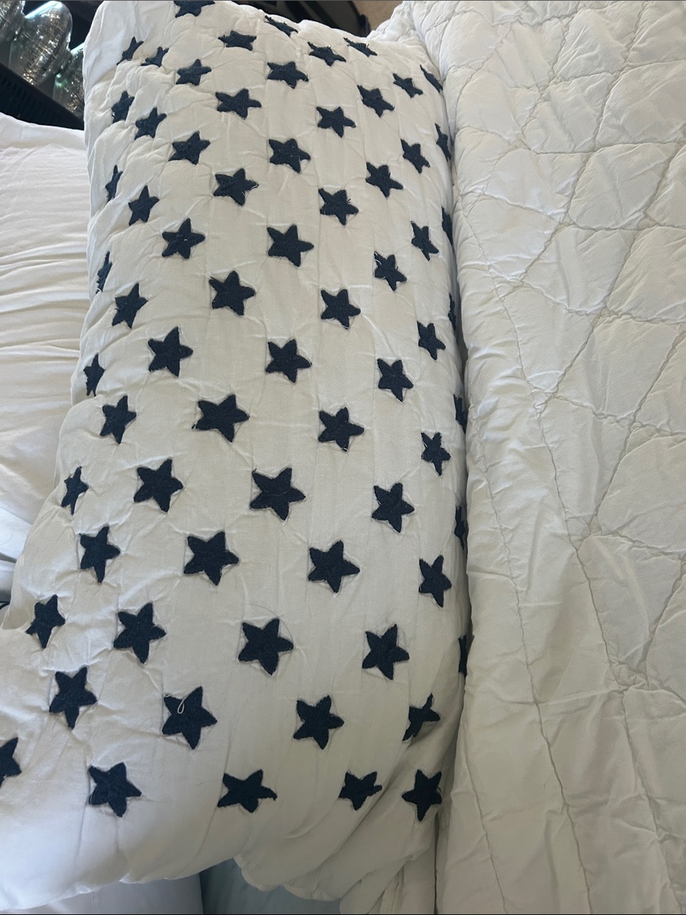 Pottery Barn Americana king sized quilt and shams - Picture 4 of 7